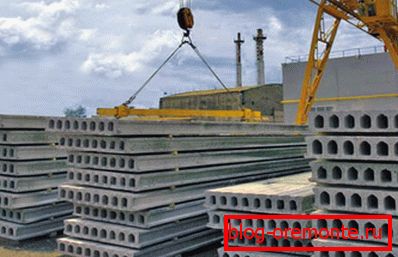 Reinforced concrete precast slabs before shipment at the factory Reinforced concrete precast slabs before shipment at the factory